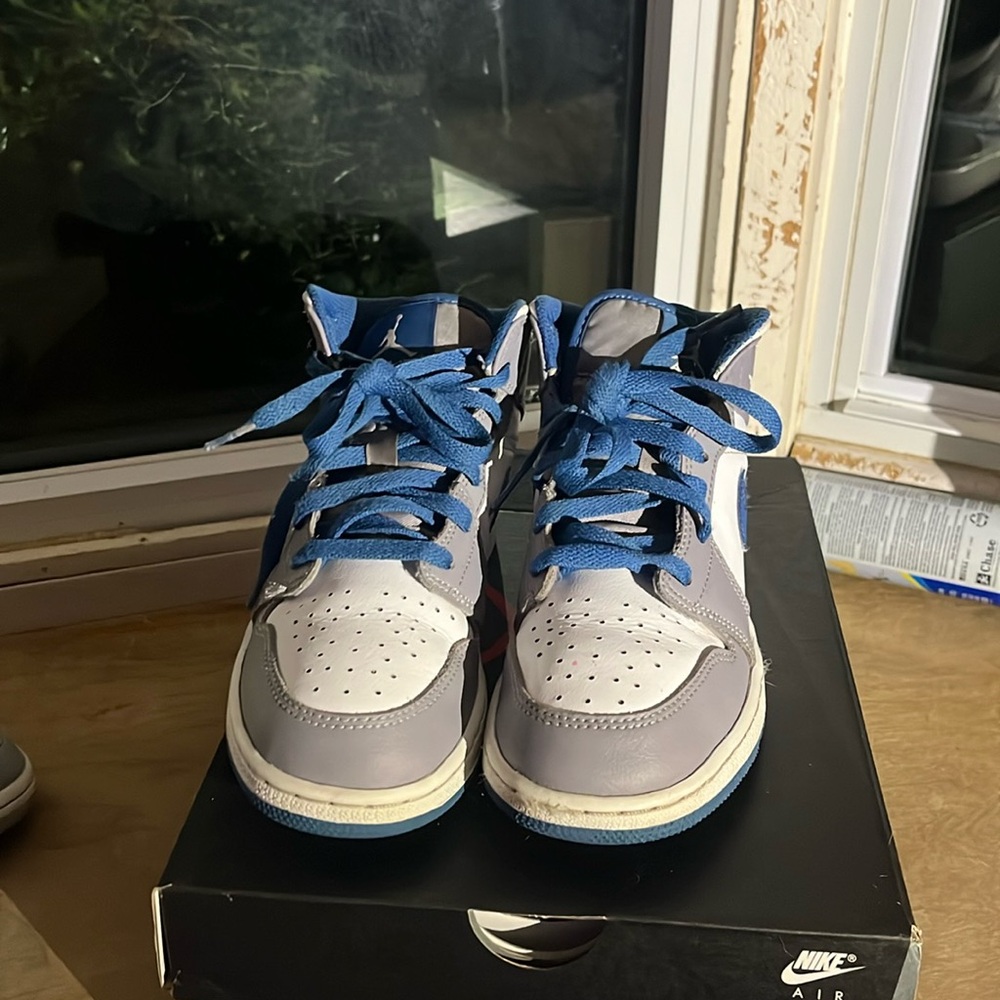 MID DARK BLUE AND GREY AIR JORDANS FOR CHEAP BUY NOW!!!